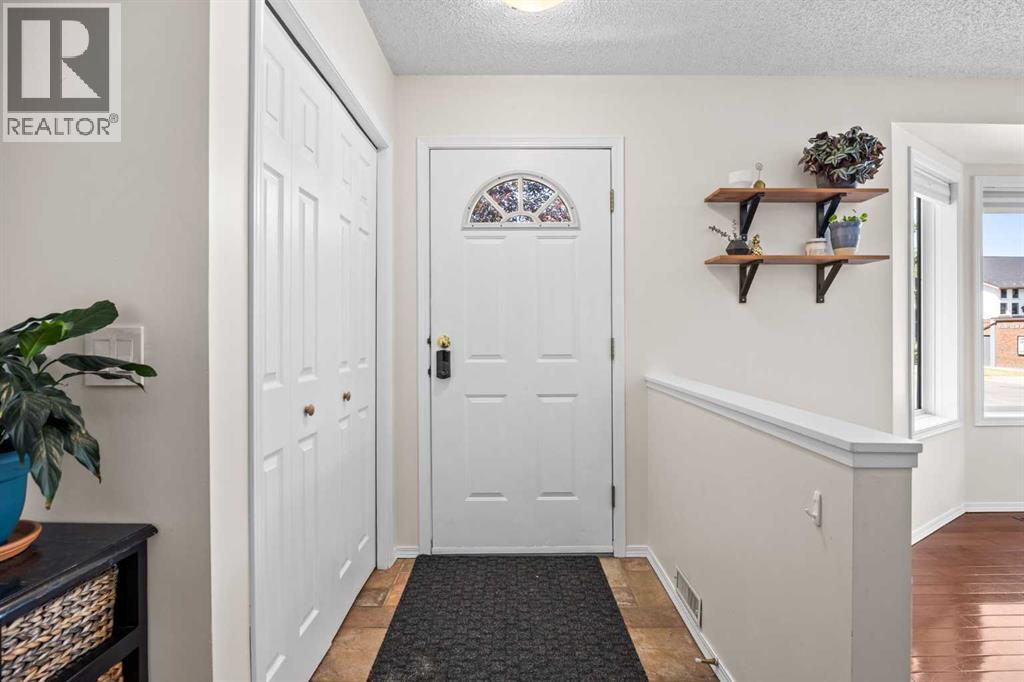 690 Regal Park NE, Calgary, Alberta  T2E 0S6 - Photo 4 - A2335108
