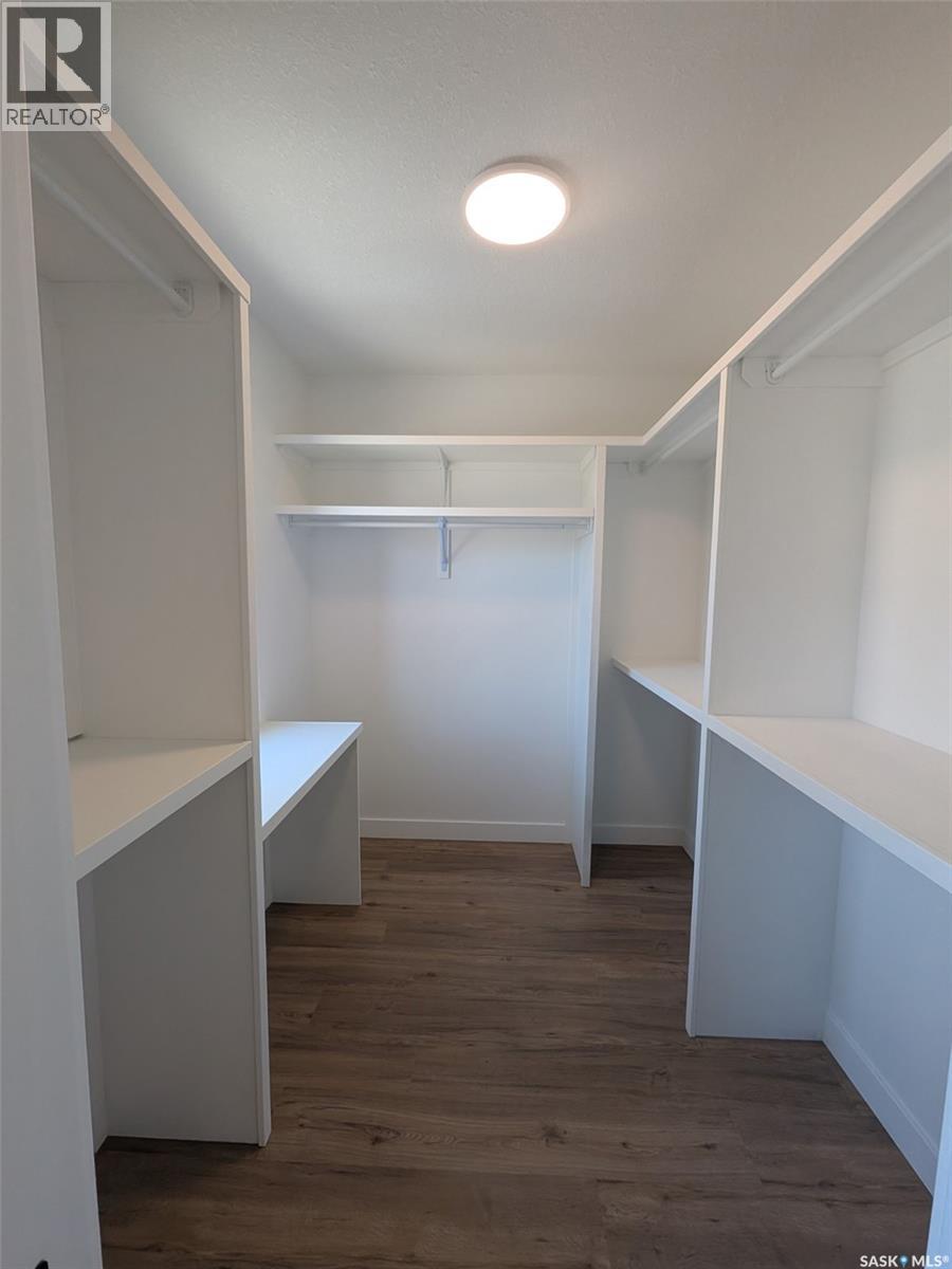 2460 Lindsay Street, Regina, Saskatchewan  S4N 3C6 - Photo 6 - SK044683