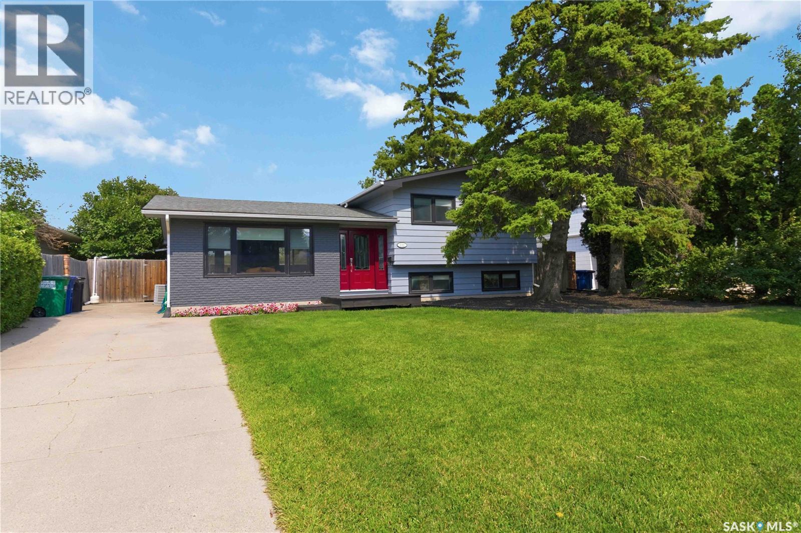 122 Assiniboine Drive, Saskatoon, Saskatchewan  S7K 1H7 - Photo 2 - SK044675