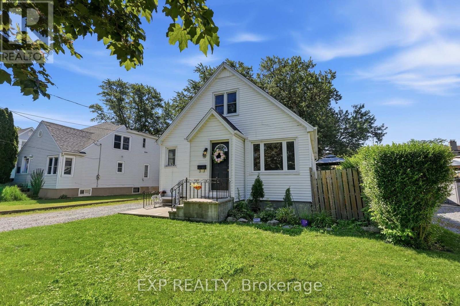 6 Cedardale Avenue, St. Catharines, Ontario  L2P 1A9 - Photo 2 - X13436206