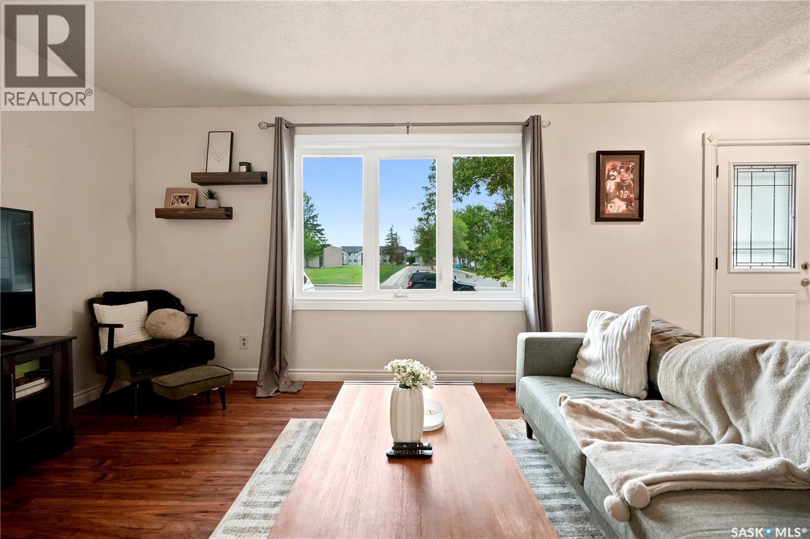 1063 Dorothy Street, Regina, Saskatchewan  S4X 1E8 - Photo 5 - SK044493