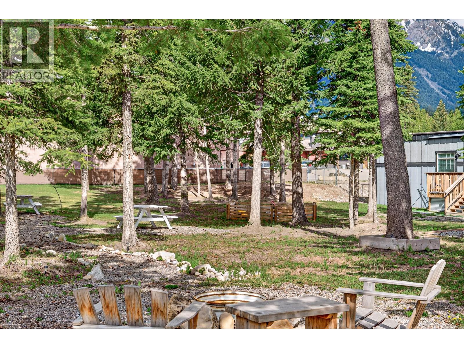 2100 Balmer Drive, Elkford, British Columbia  V0B 1H0 - Photo 31 - 10387712