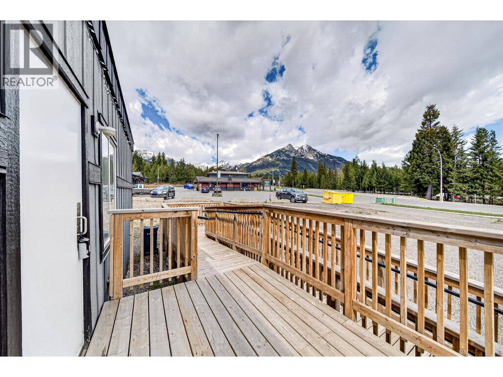 2100 Balmer Drive, Elkford, British Columbia  V0B 1H0 - Photo 36 - 10387712