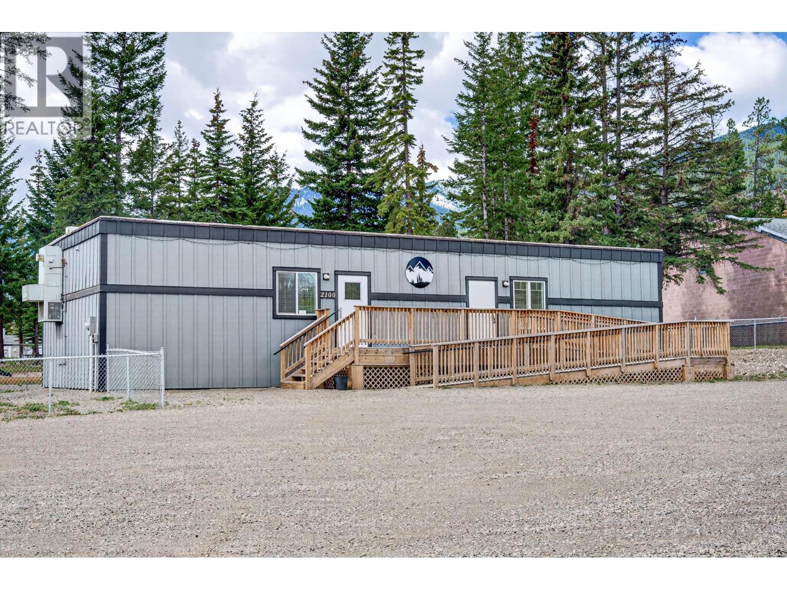 2100 Balmer Drive, Elkford, British Columbia  V0B 1H0 - Photo 35 - 10387712