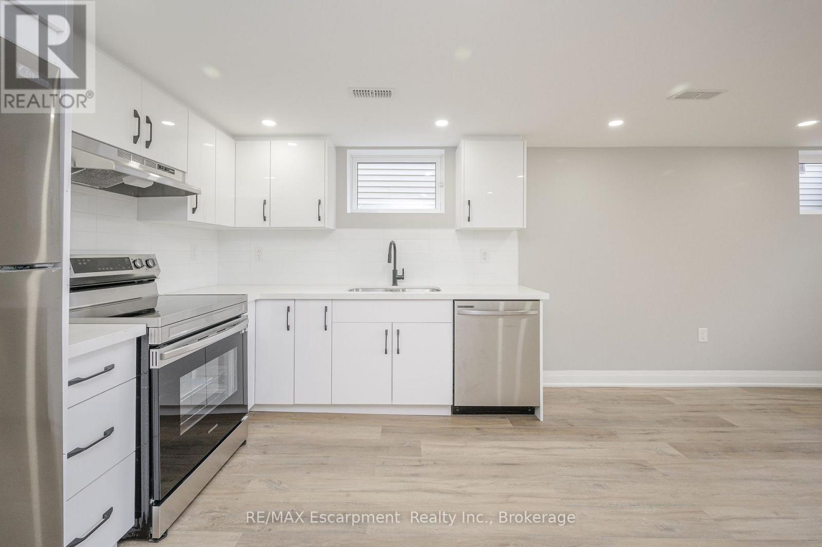 Lower Unit - 144 East 44th Street, Hamilton, Ontario  L8T 3H2 - Photo 10 - X13645330