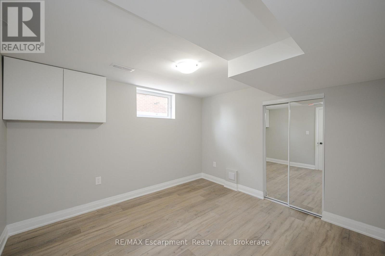 Lower Unit - 144 East 44th Street, Hamilton, Ontario  L8T 3H2 - Photo 12 - X13645330