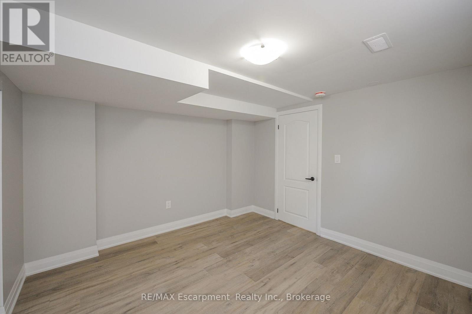 Lower Unit - 144 East 44th Street, Hamilton, Ontario  L8T 3H2 - Photo 13 - X13645330