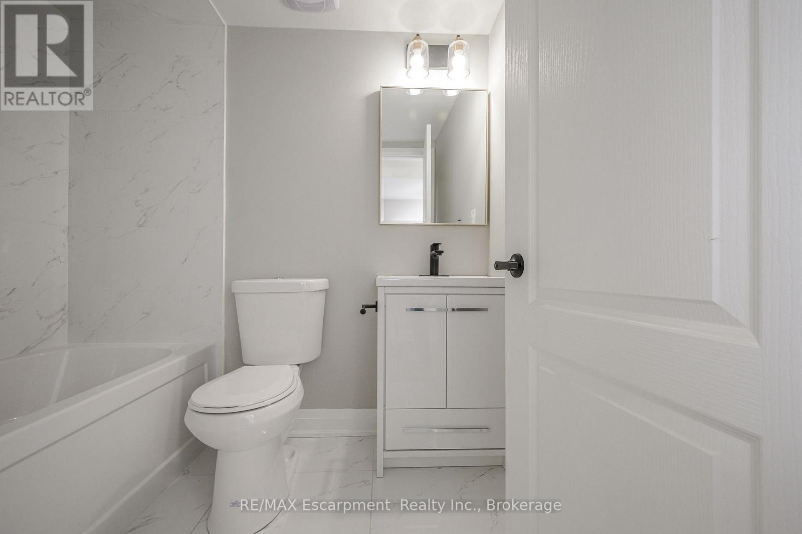 Lower Unit - 144 East 44th Street, Hamilton, Ontario  L8T 3H2 - Photo 17 - X13645330