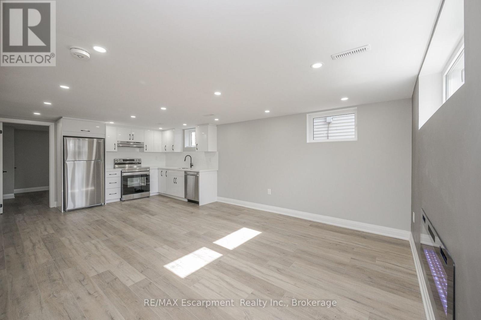 Lower Unit - 144 East 44th Street, Hamilton, Ontario  L8T 3H2 - Photo 5 - X13645330