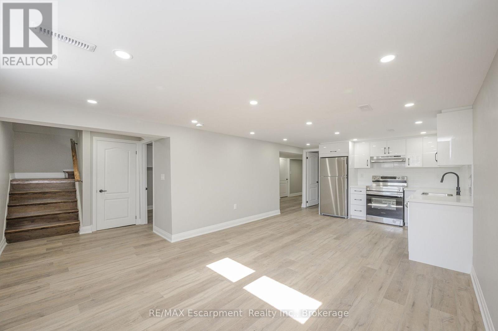 Lower Unit - 144 East 44th Street, Hamilton, Ontario  L8T 3H2 - Photo 6 - X13645330