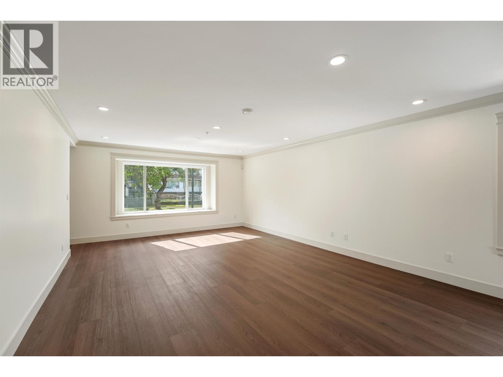 5454 Slocan St Street, Vancouver, British Columbia  V5R 2B1 - Photo 10 - R3153283