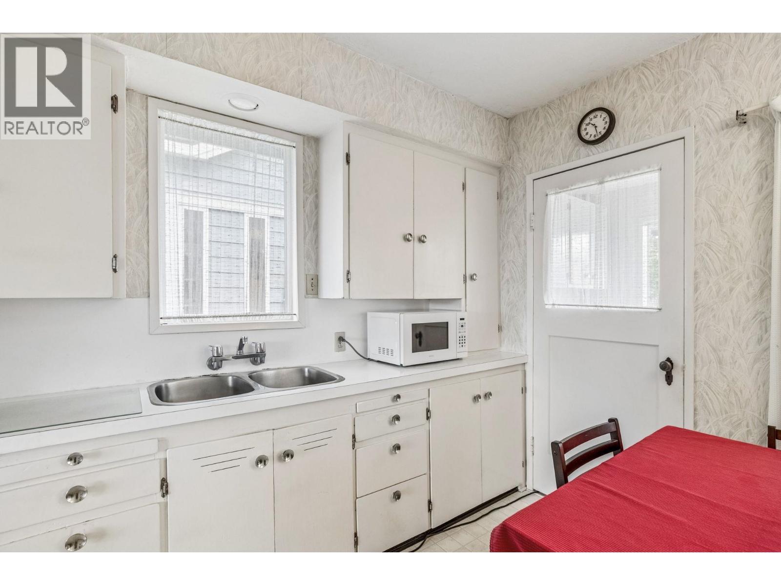 16 N Hythe Avenue, Burnaby, British Columbia V5B 1G4 - Photo 16 - R3153287