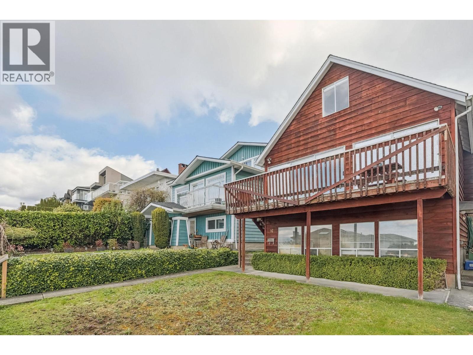 16 N Hythe Avenue, Burnaby, British Columbia V5B 1G4 - Photo 3 - R3153287