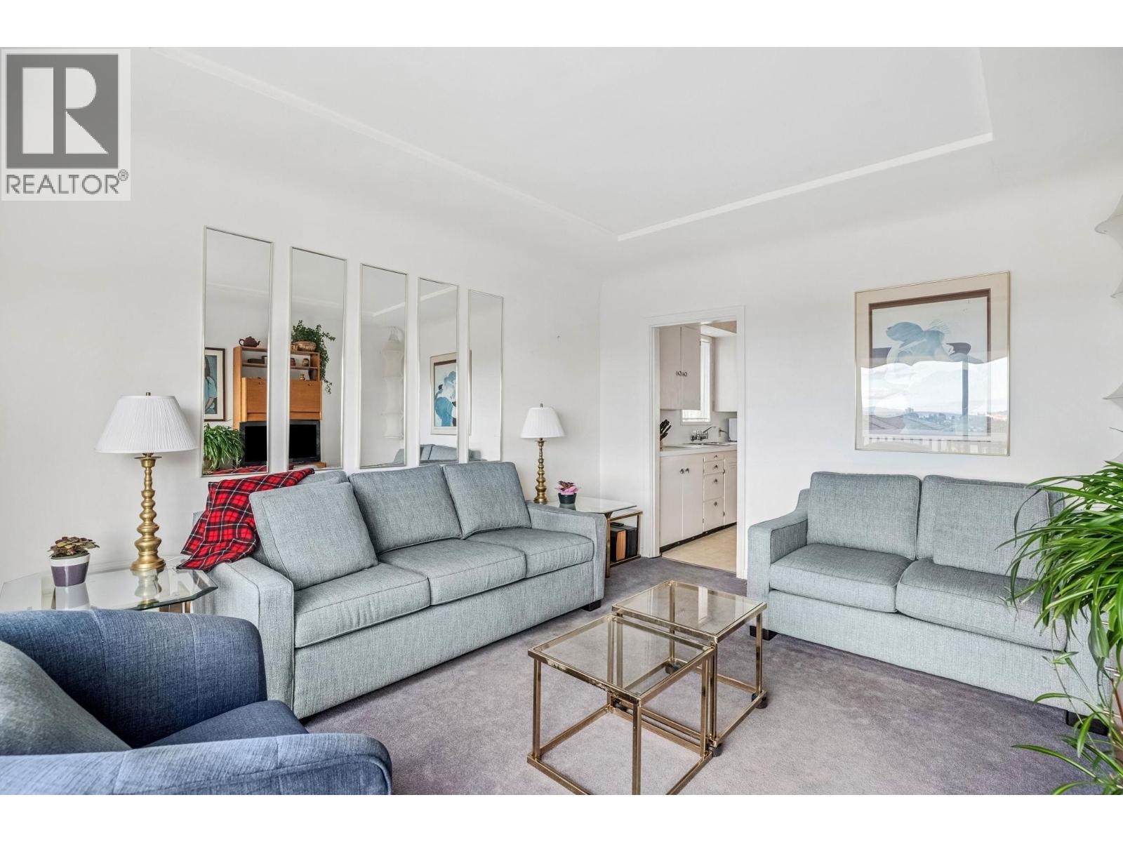 16 N Hythe Avenue, Burnaby, British Columbia V5B 1G4 - Photo 6 - R3153287