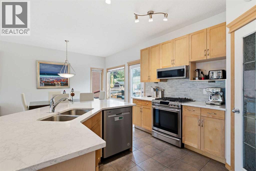 54 Rockyledge Rise NW, Calgary, Alberta  T3G 5P8 - Photo 13 - A2335267