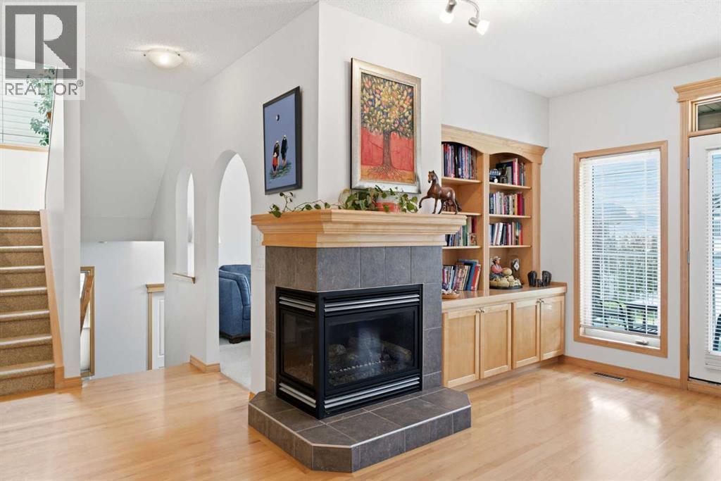 54 Rockyledge Rise NW, Calgary, Alberta  T3G 5P8 - Photo 7 - A2335267