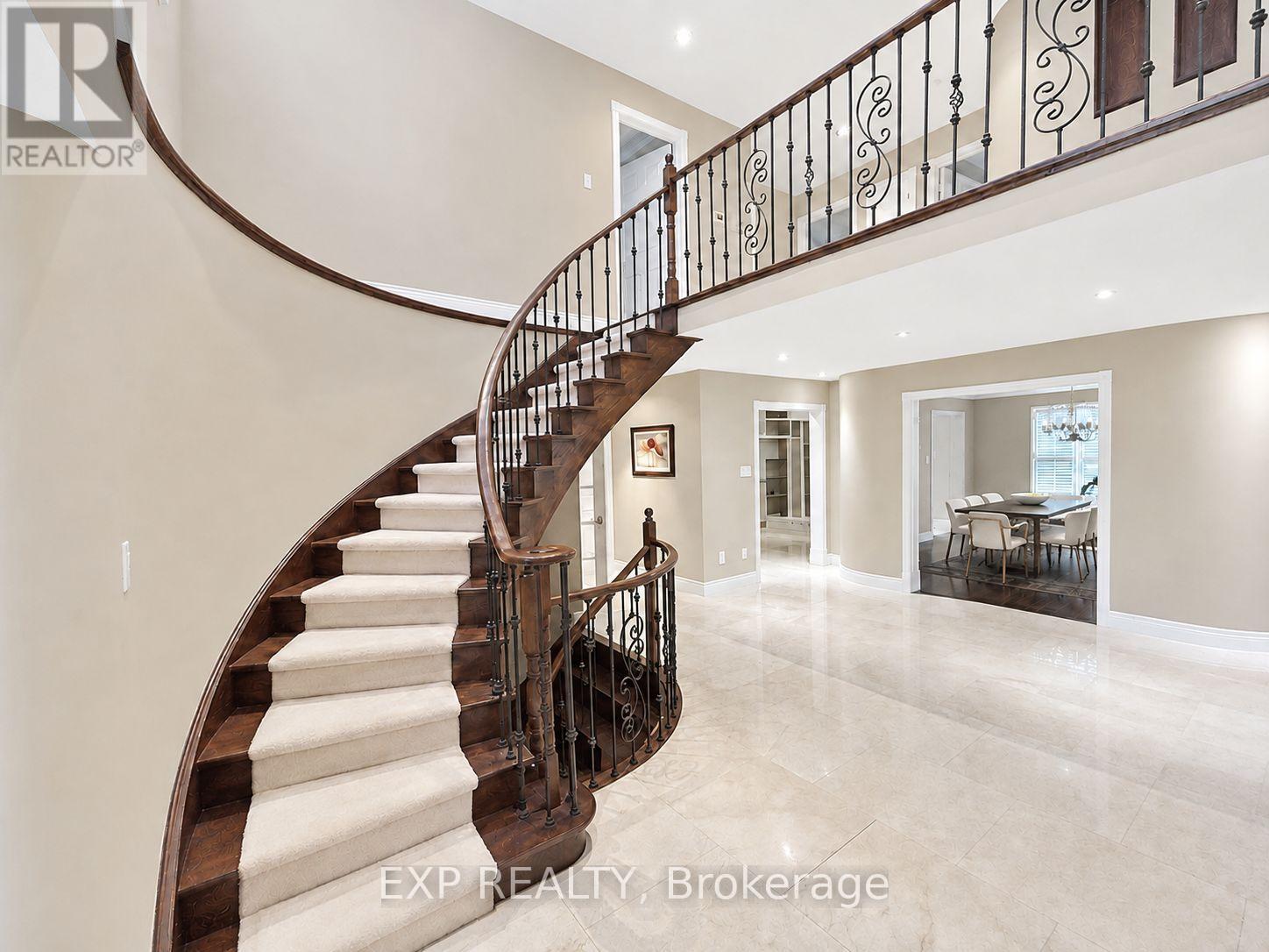 17 Heath Street, Richmond Hill, Ontario L4B 2B6 - Photo 4 - N13641262