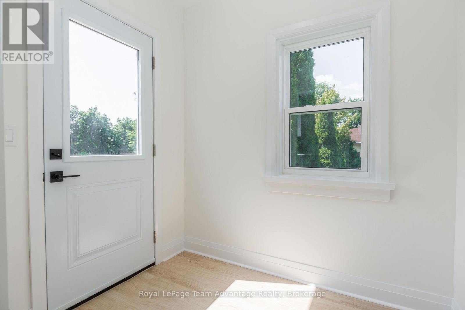 9 Houden Street, Springwater (Elmvale), Ontario  L0L 1P0 - Photo 6 - S13645336