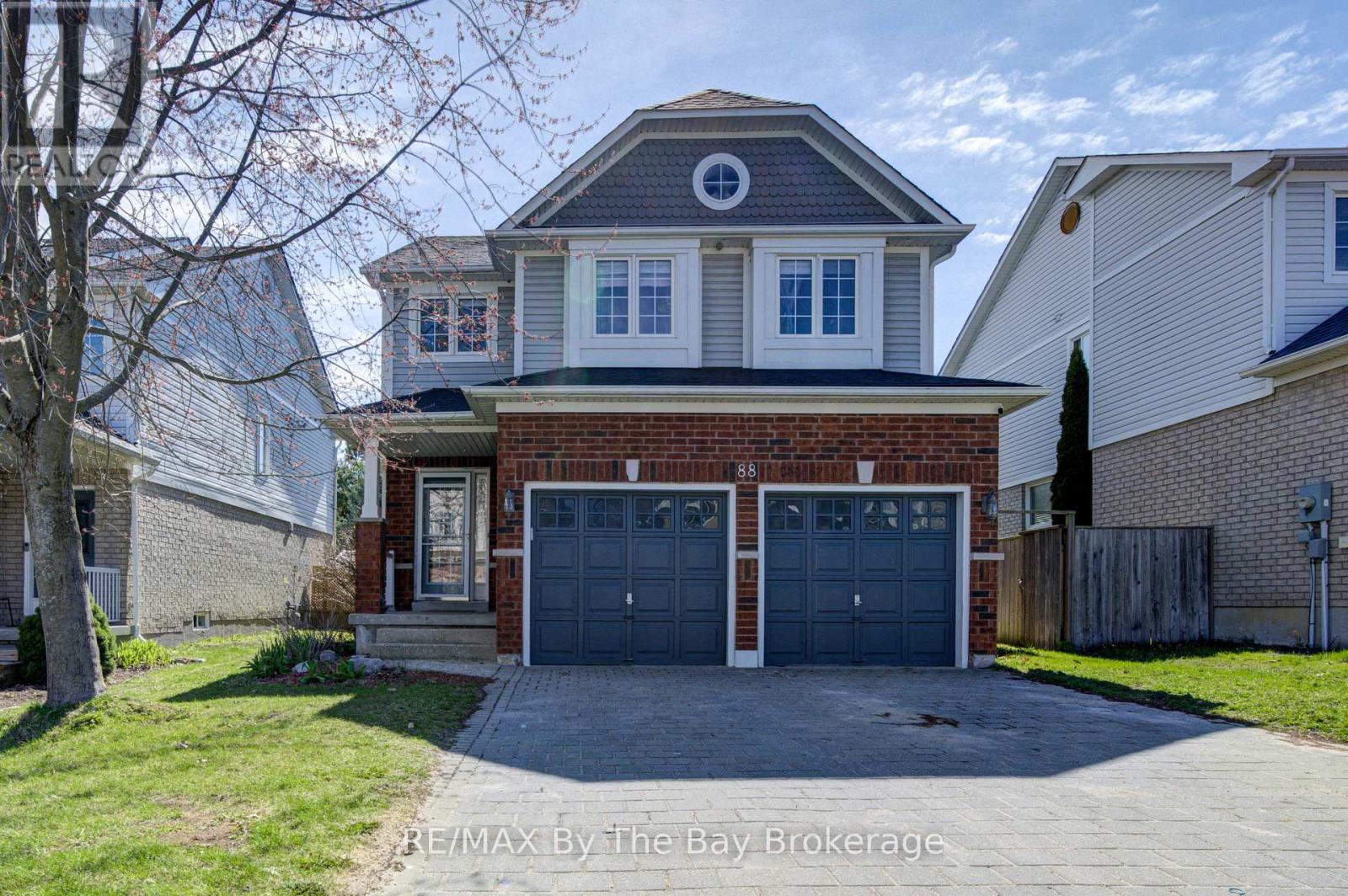 88 Wesley Avenue, Wasaga Beach, Ontario  L9Z 0B9 - Photo 1 - S13645384