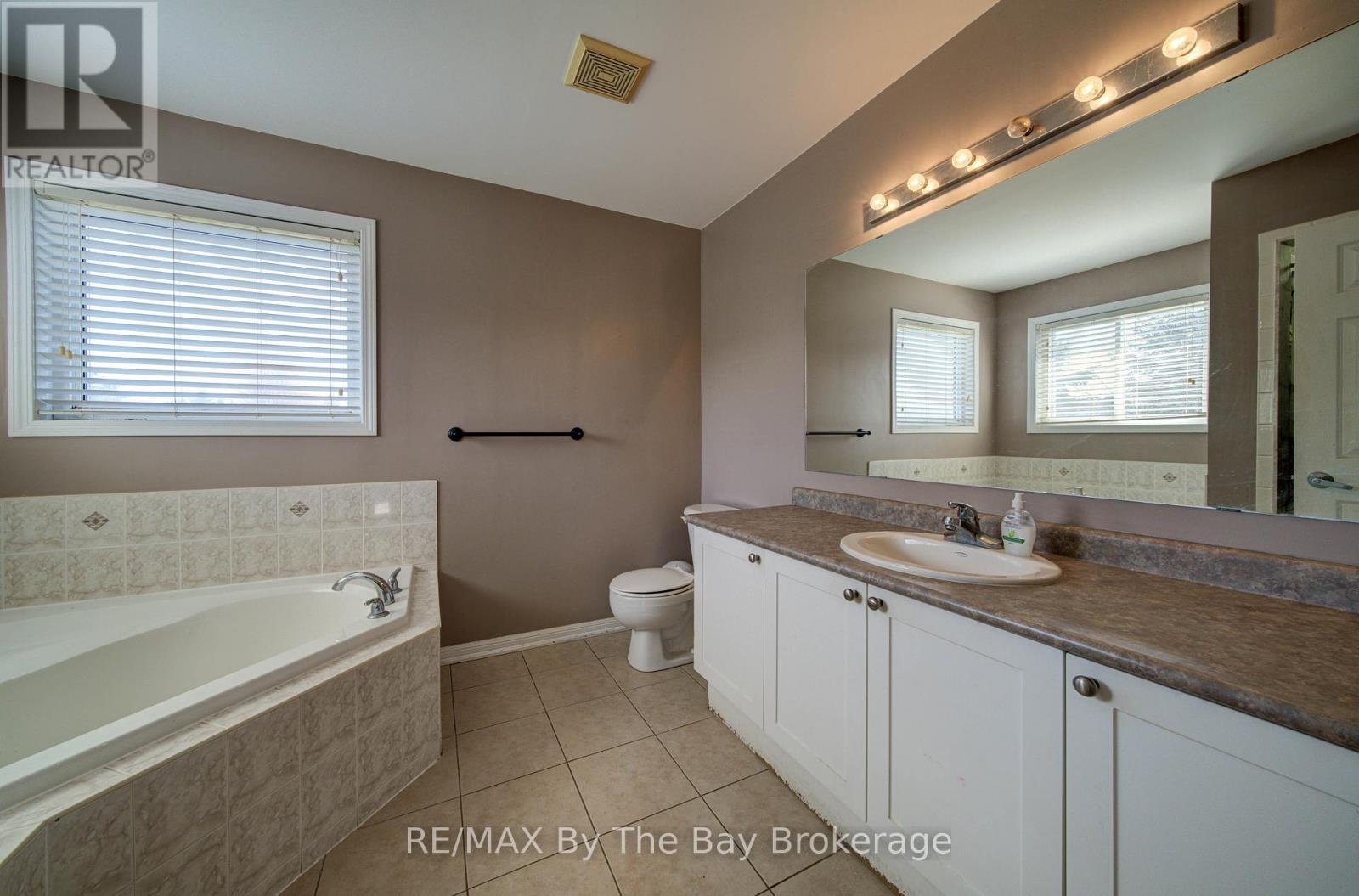 88 Wesley Avenue, Wasaga Beach, Ontario  L9Z 0B9 - Photo 22 - S13645384