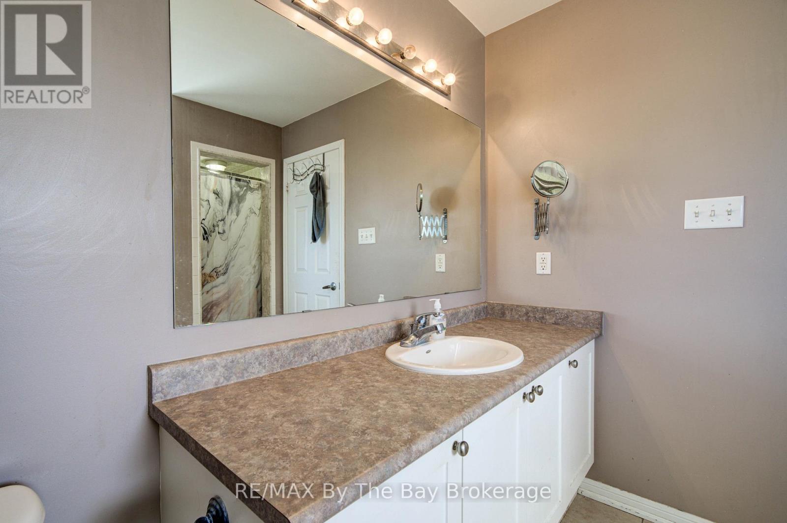 88 Wesley Avenue, Wasaga Beach, Ontario  L9Z 0B9 - Photo 23 - S13645384