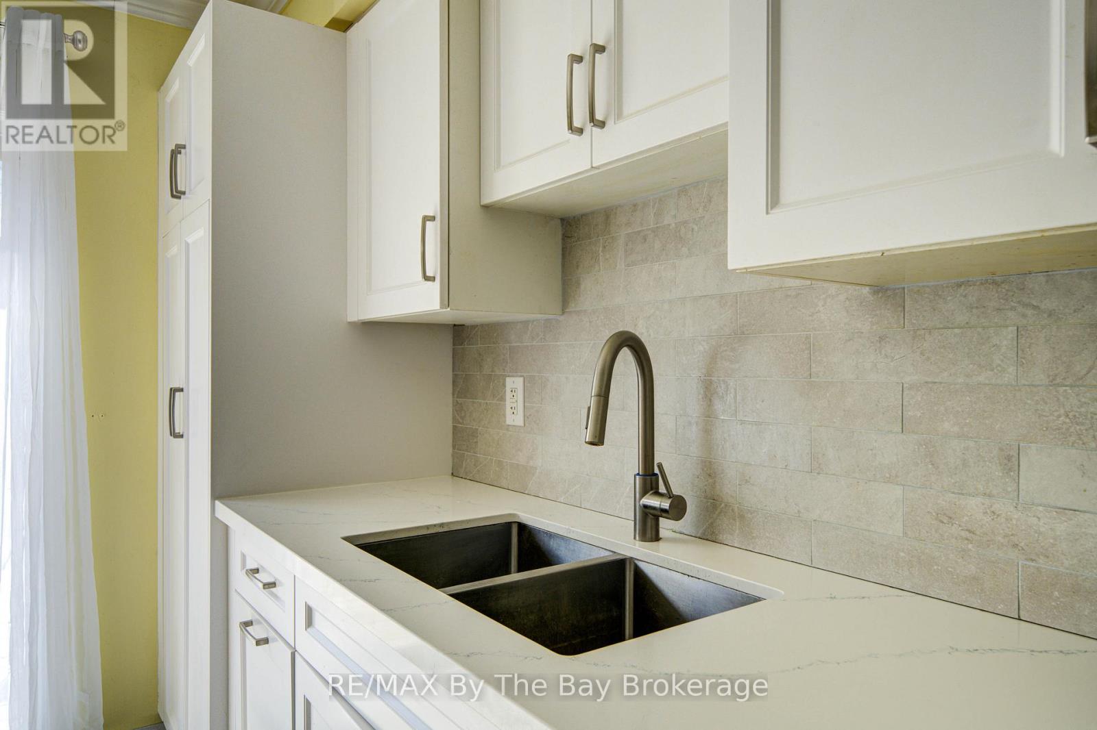 88 Wesley Avenue, Wasaga Beach, Ontario  L9Z 0B9 - Photo 9 - S13645384