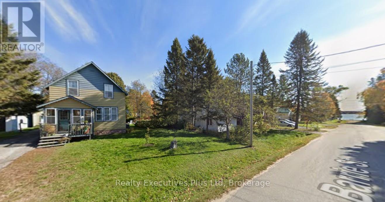 15 BARRIE STREET, Sundridge, Ontario