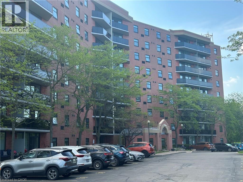 9 BONHEUR Court Unit# 808, Brantford, Ontario