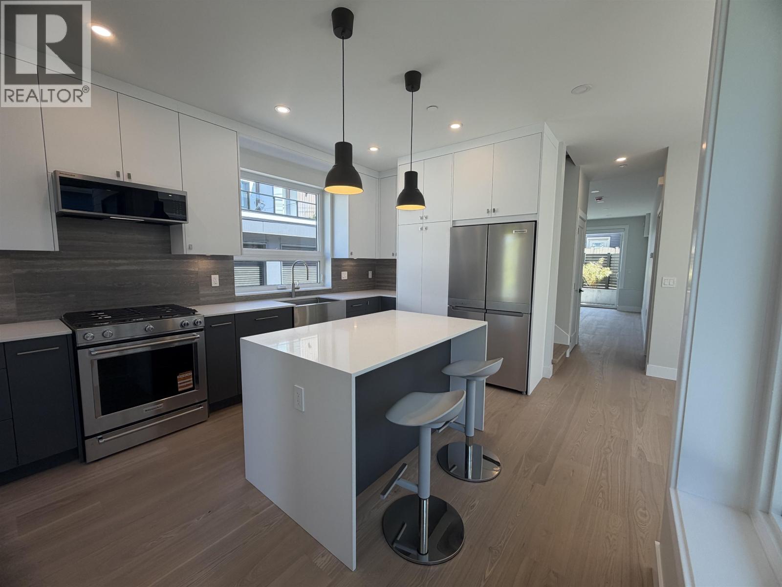 3768 Fleming Street, Vancouver, British Columbia  V5N 3W2 - Photo 8 - R3119872