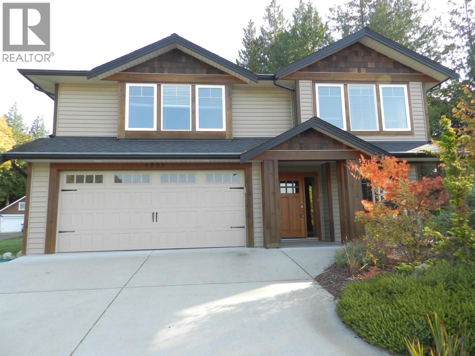 4995 BAY ROAD, Sechelt, British Columbia