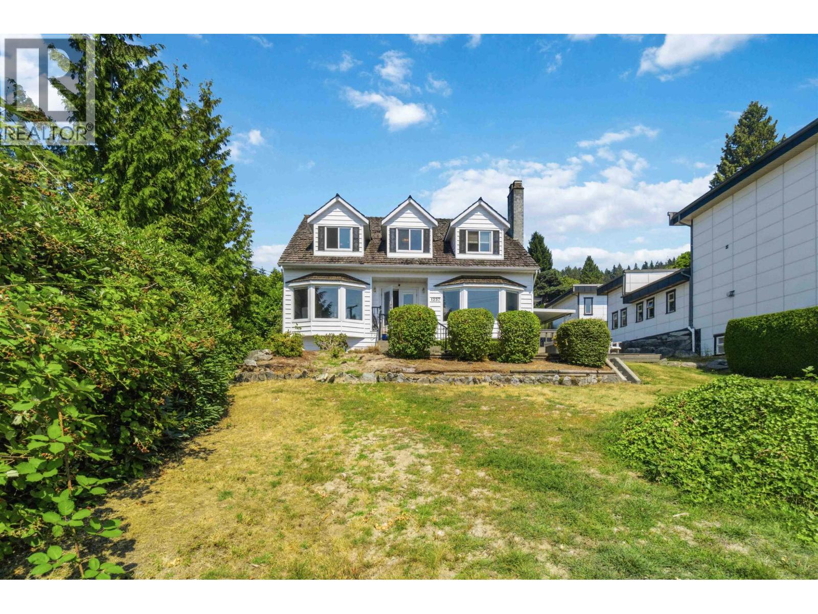 1237 Ioco Road, Port Moody, British Columbia V3H 2W9 - Photo 2 - R3152780