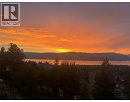 754 South Crest Drive, Kelowna, British Columbia  V1W 4W7 - Photo 3 - 10394617