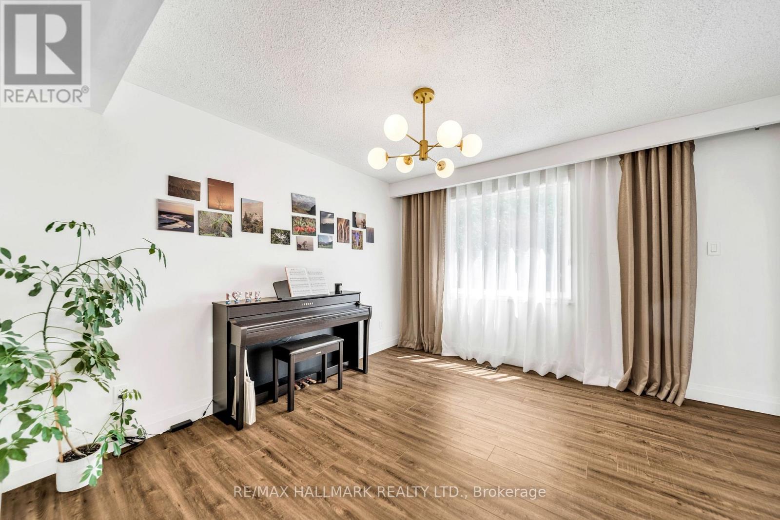 39 Sunnywood Crescent, Richmond Hill (South Richvale), Ontario  L4C 6W2 - Photo 9 - N13645308