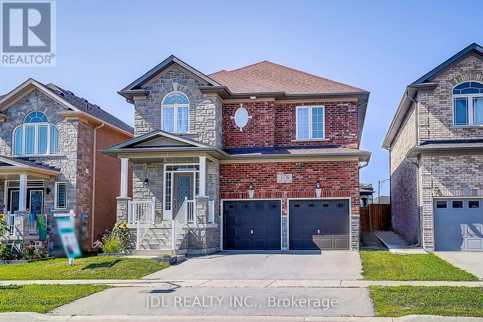 376 Miller Park Avenue, Bradford West Gwillimbury (Bradford), Ontario L3Z 3J2 - Photo 2 - N13645372