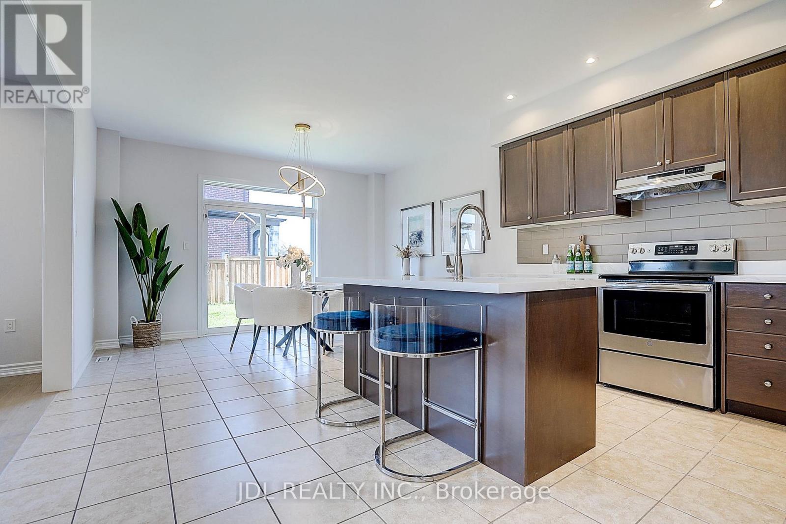 376 Miller Park Avenue, Bradford West Gwillimbury (Bradford), Ontario L3Z 3J2 - Photo 24 - N13645372