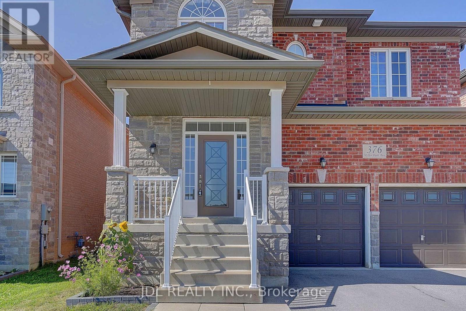 376 Miller Park Avenue, Bradford West Gwillimbury (Bradford), Ontario L3Z 3J2 - Photo 3 - N13645372