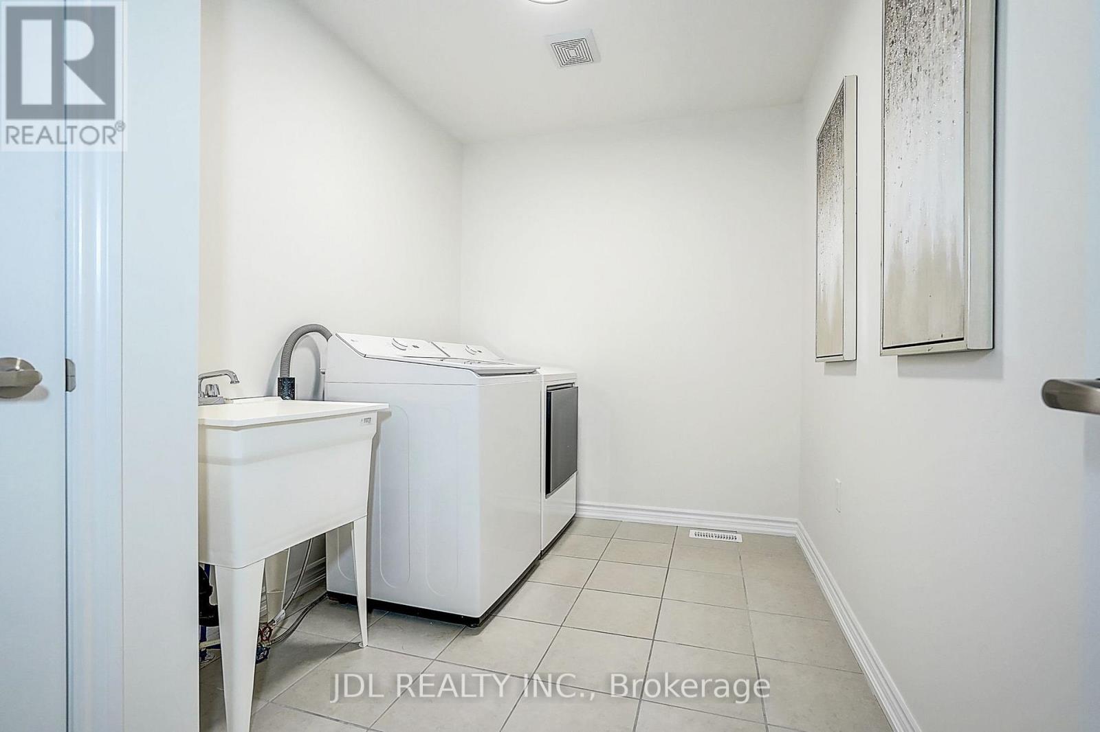 376 Miller Park Avenue, Bradford West Gwillimbury (Bradford), Ontario L3Z 3J2 - Photo 39 - N13645372