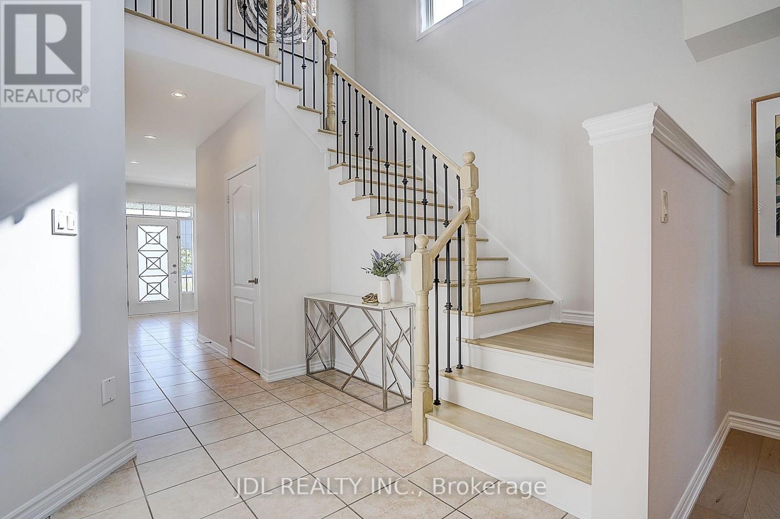376 Miller Park Avenue, Bradford West Gwillimbury (Bradford), Ontario L3Z 3J2 - Photo 7 - N13645372