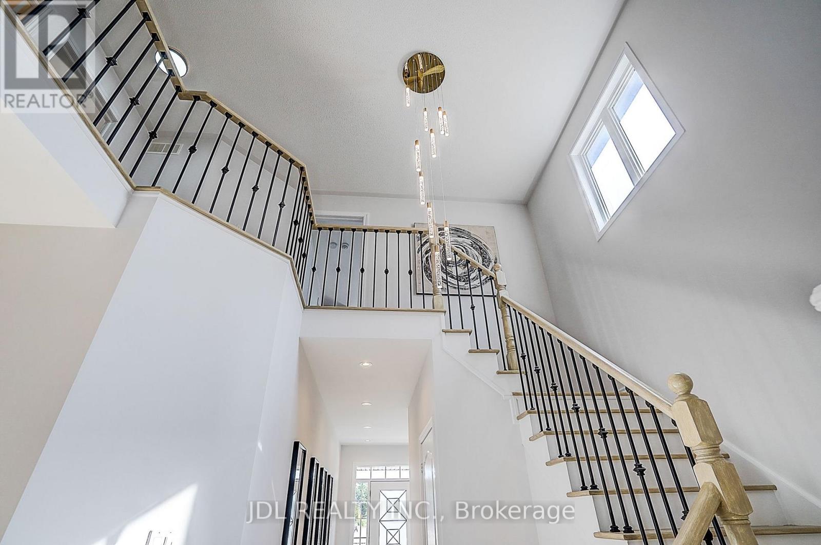 376 Miller Park Avenue, Bradford West Gwillimbury (Bradford), Ontario L3Z 3J2 - Photo 8 - N13645372