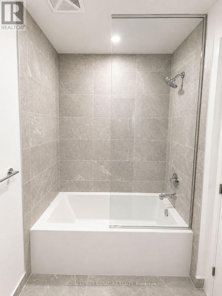407 - 5 Meadowdale Road, Vaughan (Vaughan Corporate Centre), Ontario  L4K 0C7 - Photo 2 - N13645394