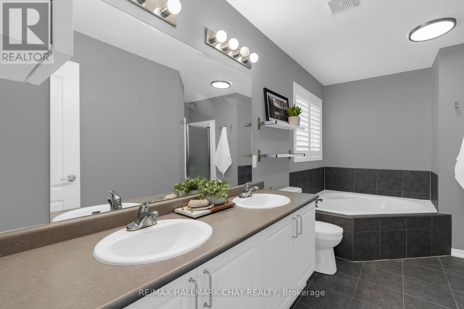 2215 Nevils Street, Innisfil, Ontario L9S 0E2 - Photo 21 - N13645448