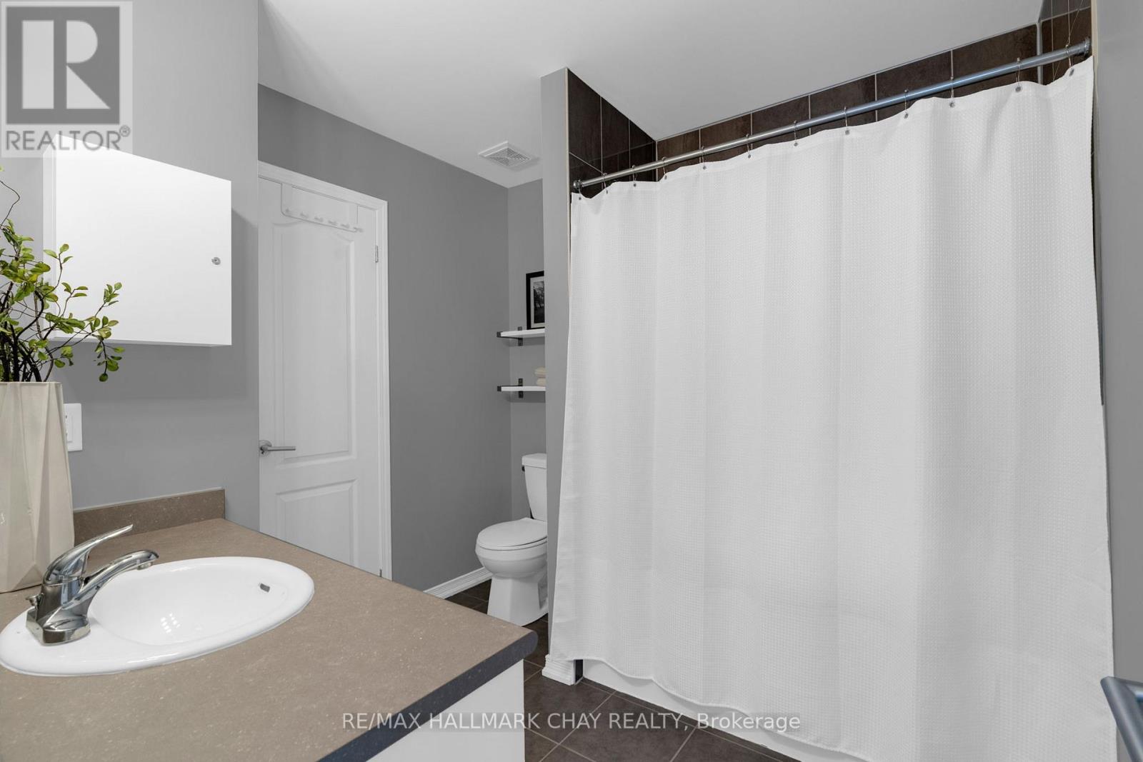 2215 Nevils Street, Innisfil, Ontario L9S 0E2 - Photo 24 - N13645448