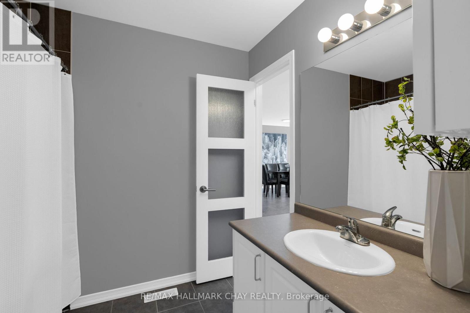 2215 Nevils Street, Innisfil, Ontario L9S 0E2 - Photo 25 - N13645448