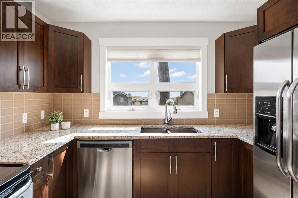 230 Covecreek Circle NE, Calgary, Alberta  T3K 0W6 - Photo 4 - A2335242