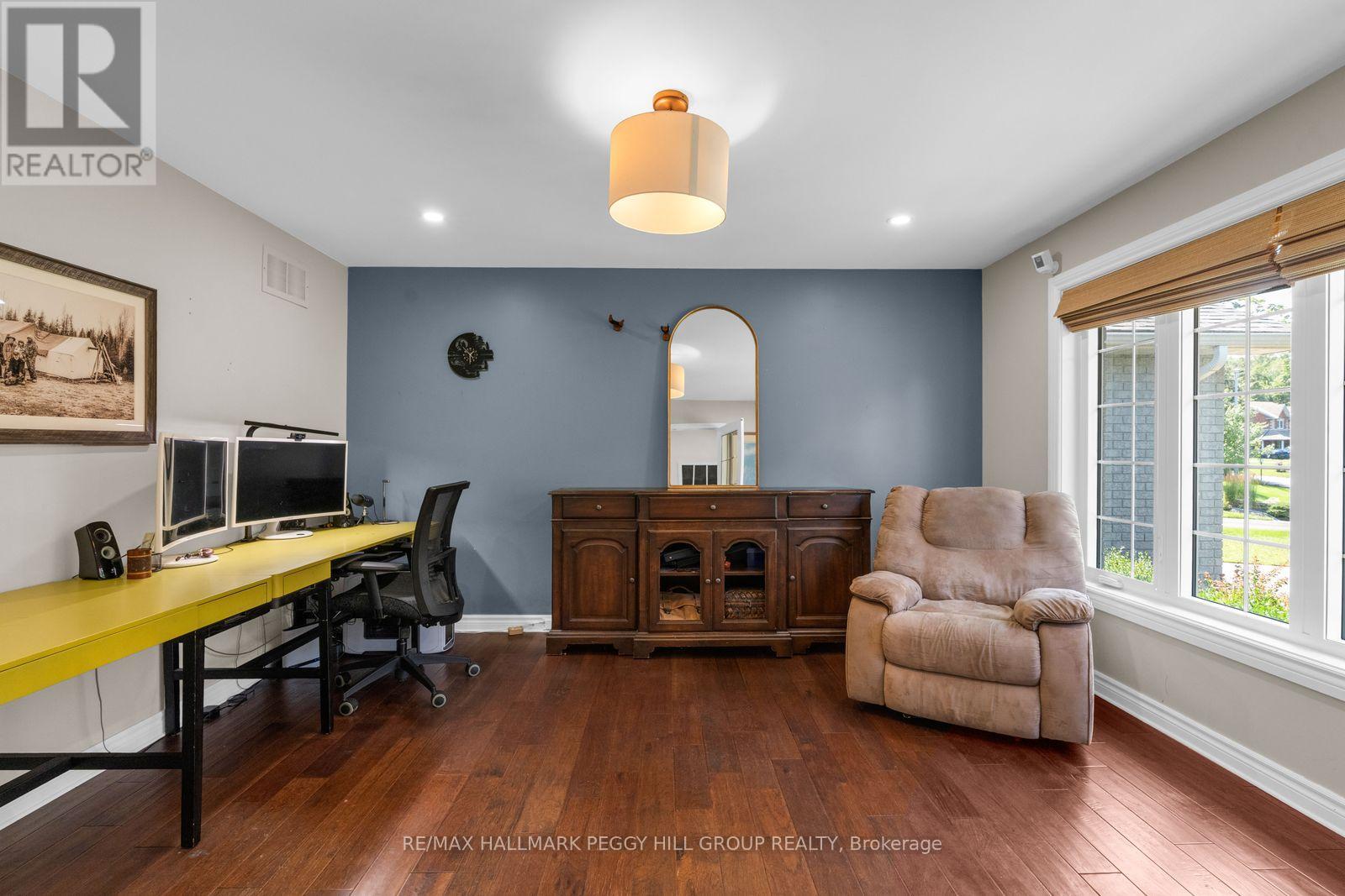 29 Priest Avenue, Springwater, Ontario  L9X 0G9 - Photo 4 - S13645324