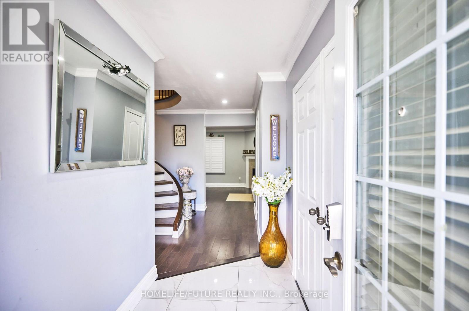 58 O'shaughnessy Crescent, Barrie, Ontario  L4N 7L8 - Photo 4 - S13645352