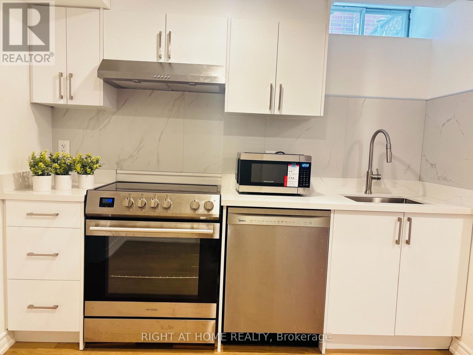 Basement - 1220 Grandview Drive, Oakville, Ontario L6H 4Z1 - Photo 6 - W13645300