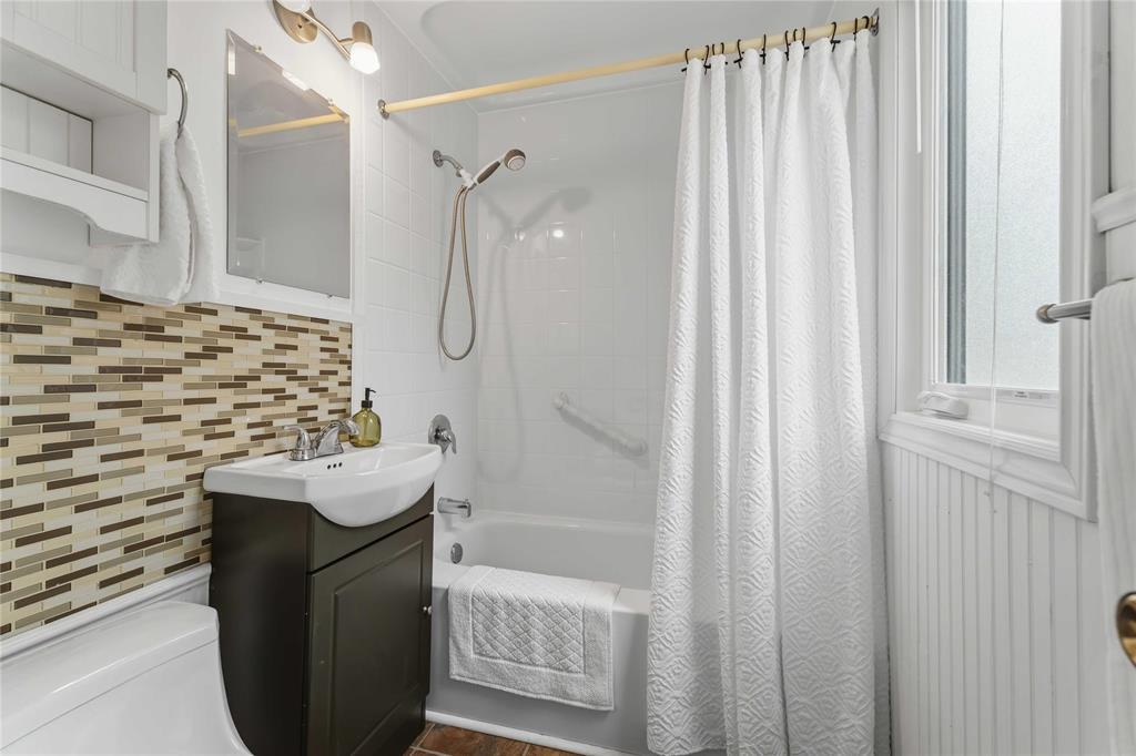 770 Union Avenue E, Winnipeg, Manitoba  R2L 1A6 - Photo 10 - 202619320