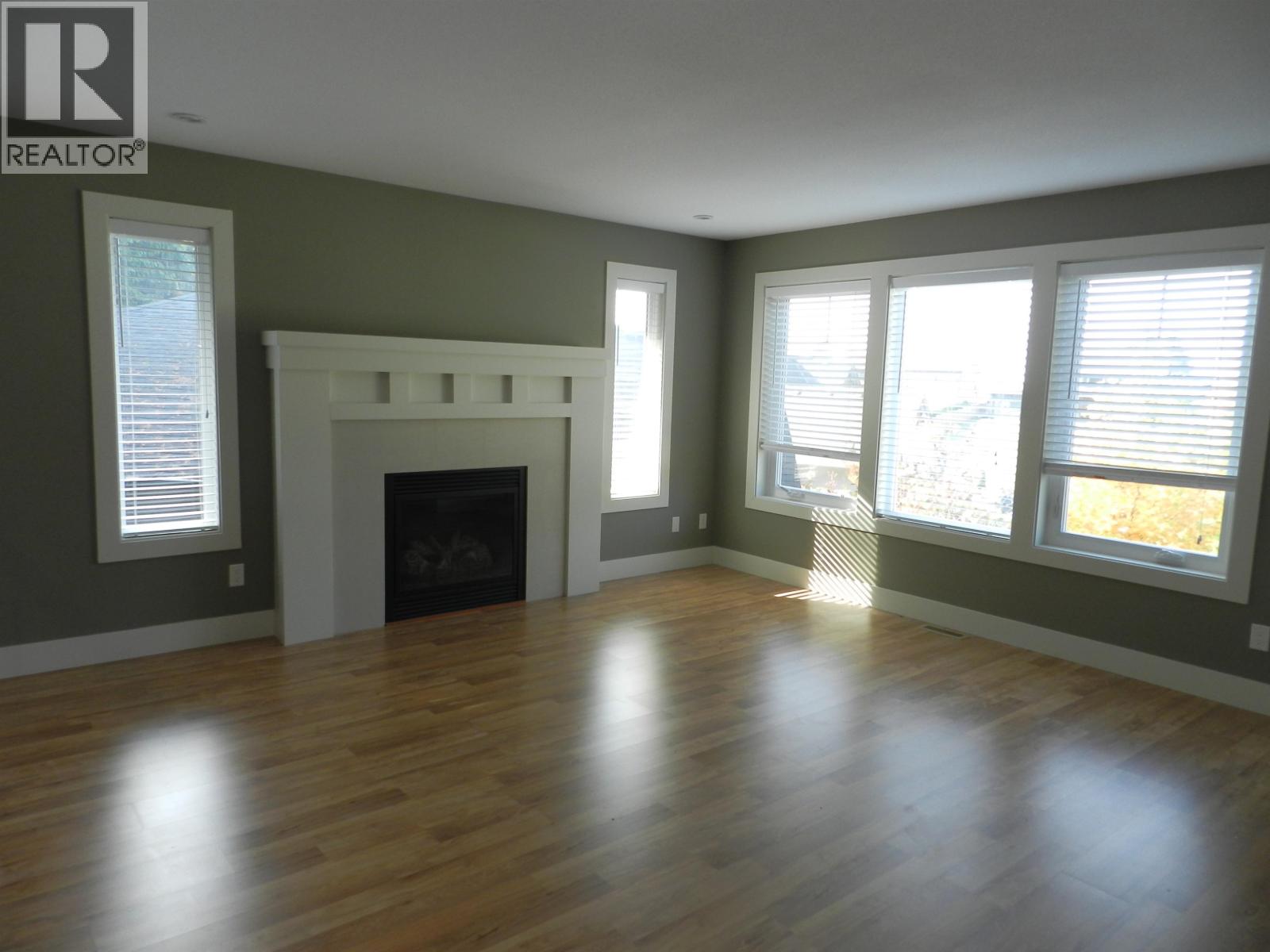 4995 Bay Road, Sechelt, British Columbia  V7Z 0E9 - Photo 2 - R3152945