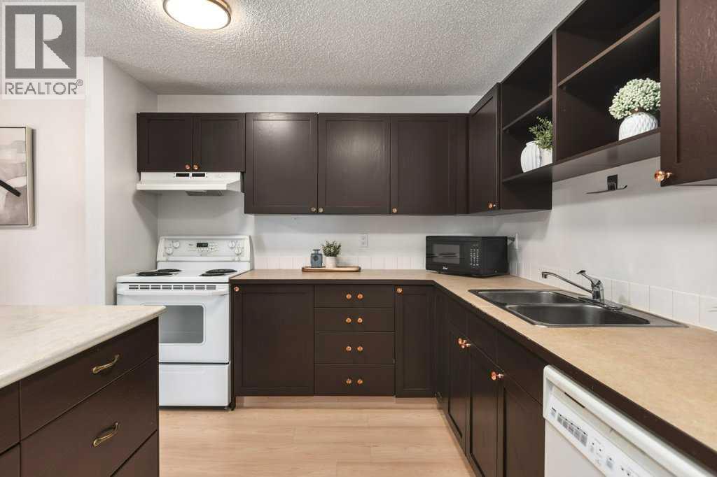 305, 550 Westwood Drive SW, Calgary, Alberta  T3C 3T9 - Photo 3 - A2334800